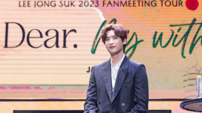 Lee Jong Suk