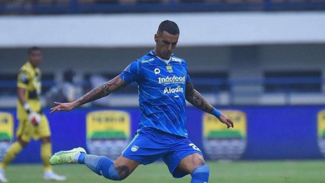 Bek Persib Bandung Alberto Rodriguez