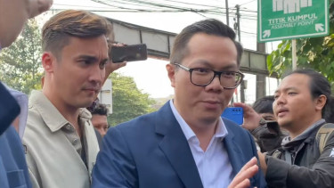 Rendy Kjaernett hadiri sidang cerai perdana