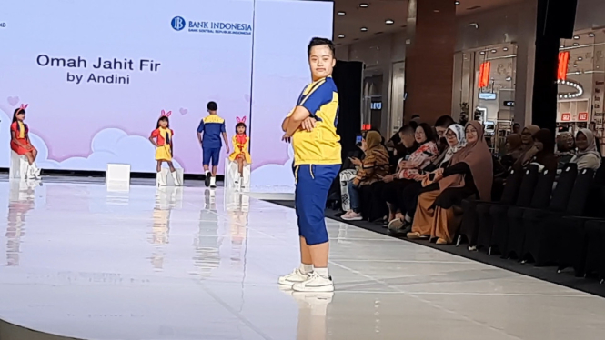 Anak down syndrome jadi model di JFT 2023.