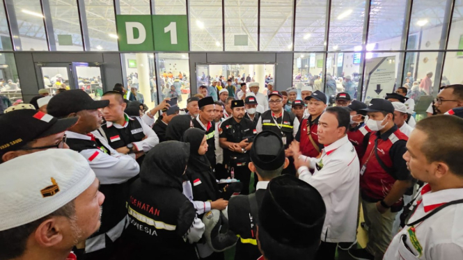 UPG 20 sempat emosi barang bawaan disweeping