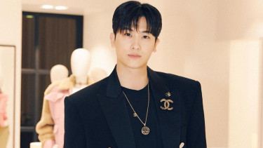 Park Hyung Sik.