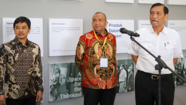Wakil Menteri Ketenagakerjaan, Afriansyah Noor (tengah)