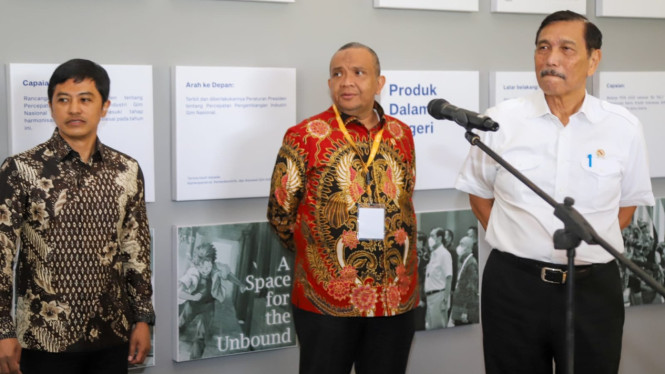 Wakil Menteri Ketenagakerjaan, Afriansyah Noor (tengah)