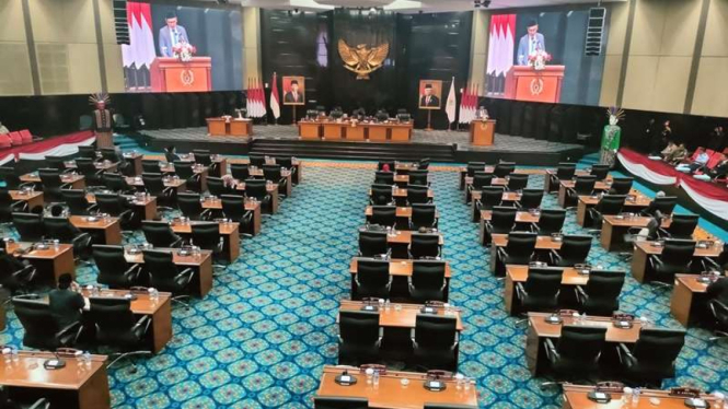 Rapat paripurna DPRD DKI Jakarta