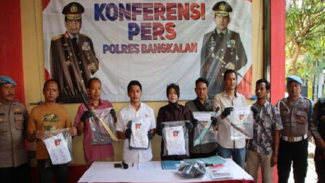 Polres Bangkalan merilis kasus penganiayaan berdarah atau carok