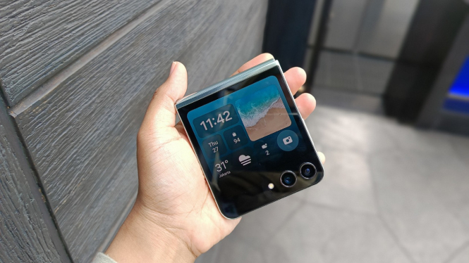 Samsung Galaxy Z Flip5.