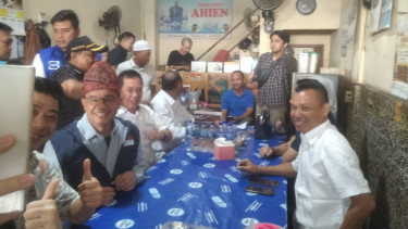 Anies Baswedan di Kedai Kopi Ahien, Kota Jambi