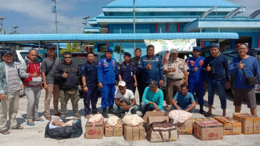 Tim gabungan yang dipimpin Dir Polairud Polda Kalbar Kombes Pol Raspani gagalkan penyelundupan telur penyu dari Kepri
