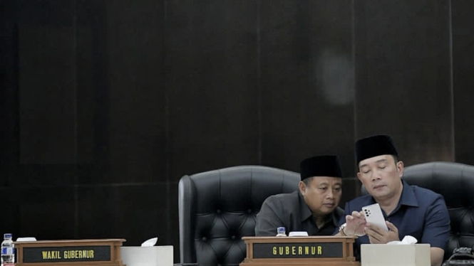 Gubernur Jabar Ridwan Kamil dan Wagub Uu Ruzhanul Ulum 