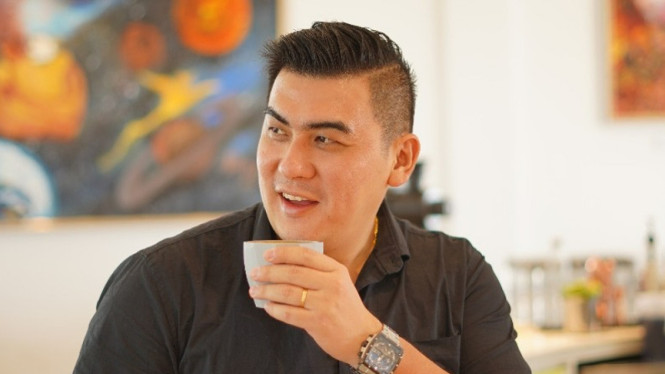 Bernard Huang.
