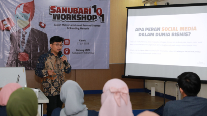 Digital marketing training.