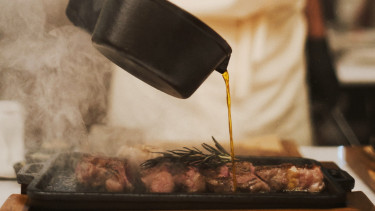 Sajian steak. 