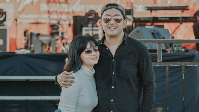Dudy Oris eks vokalis Yovie Nuno dan sang istri, Dian Anggraini 