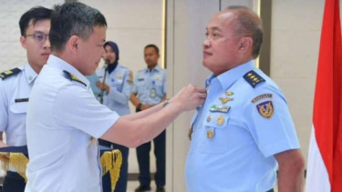 VIVA Militer: Wakasau Marsdya TNI Gustaf Brugman dapat Wing Kehormatan RSAF