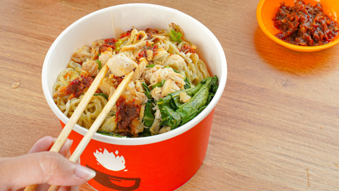 Bakmi Kompormie. 