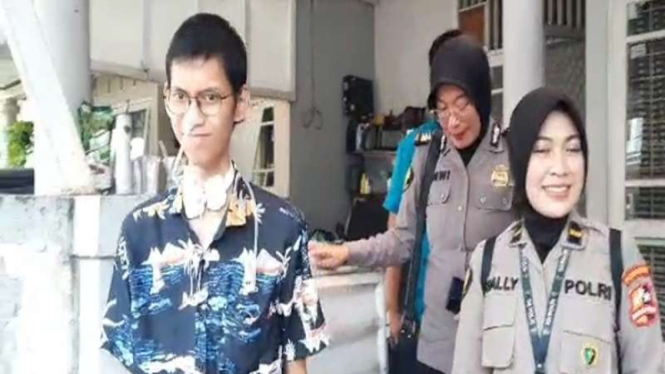 Mahasiswa korban jeratan kabel optik fiber dibawa ke RS Polri