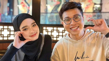 Inara Rusli bersama dokter Richard Lee