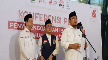Menteri Agama Yaqut Cholil Qoumas menyambut kepulangan 335 petugas haji.