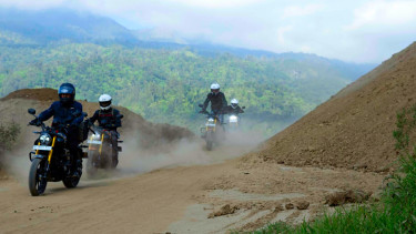 VIVA Otomotif: Touring TVS Ronin Surabaya-Bali