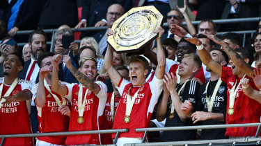 Arsenal Juara Community Shield