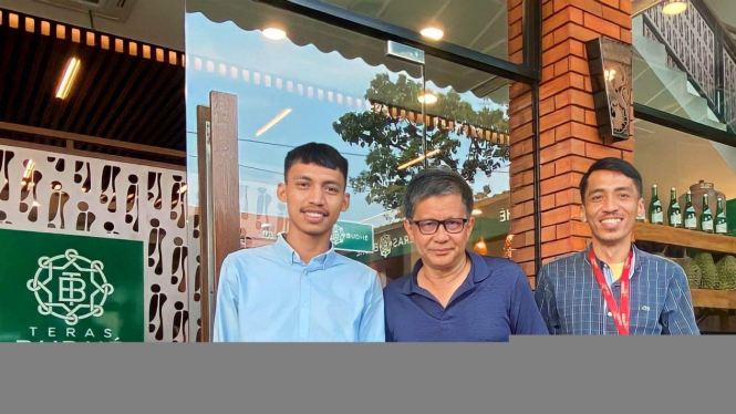 Dari kiri Furqan Jurdi, Rocky Gerung dan Aktivis HMI Abdul Gafur (dok pribadi)