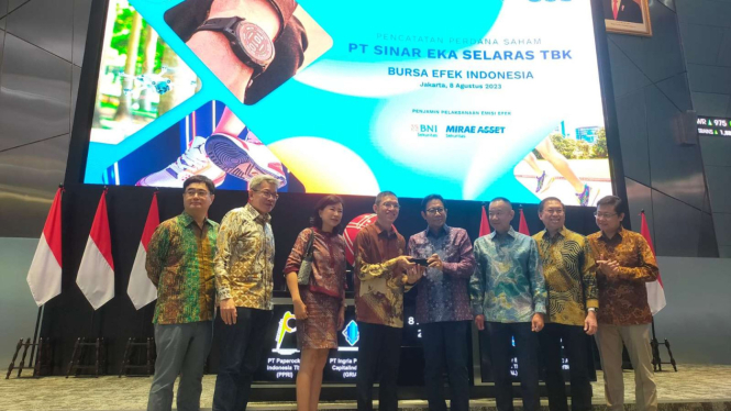 PT Sinar Eka Selaras Tbk (ERAL) resmi IPO di BEI.