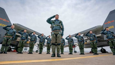 VIVA Militer: Pilot-pilot jet tempur militer China