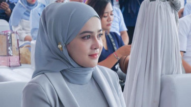 Selebgram Asrufiyaty Iid Vitary.