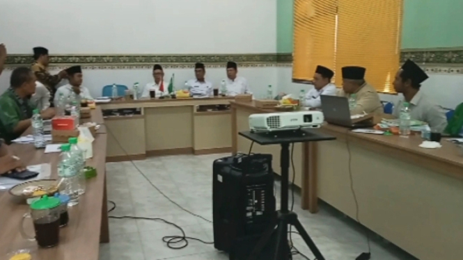 Pengurus Cabang NU Kabupaten Sampang bahas buku pelajaran agama  yang diduga menyimpang dari ahlusunah waljamaah.