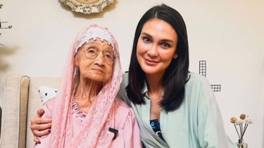 Luna Maya dan Nenek Muzenah.