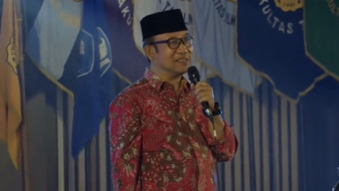 Bupati Banyumas Achmad Husein