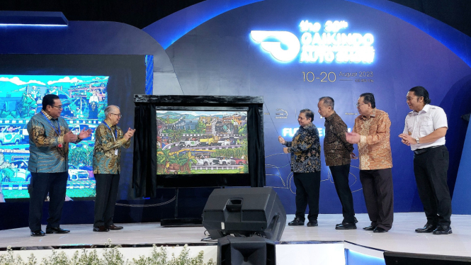 Menteri Airlangga Hartarto Buka pameran GIIAS 2023