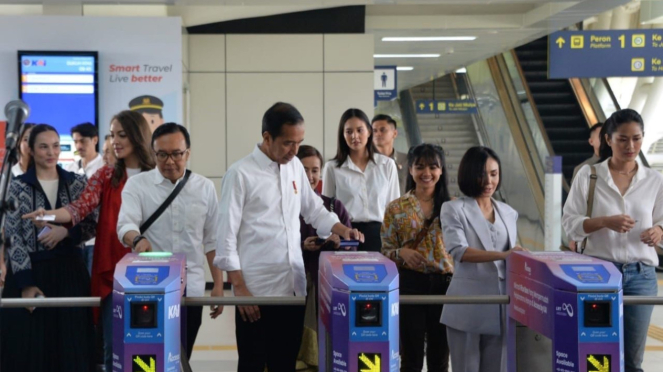 Jokowi Bersama Artis akan Menjajal LRT