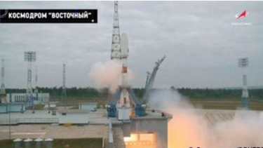 Peluncuran roket Rusia