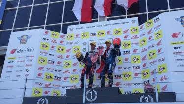Pembalap Yamaha Racing Indonesia, Aldi Satya Mahendra dan Wahyu Nugroho