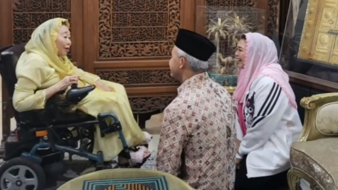 Bacapres PDIP Ganjar Pranowo menyambangi kediaman istri Gus Dur