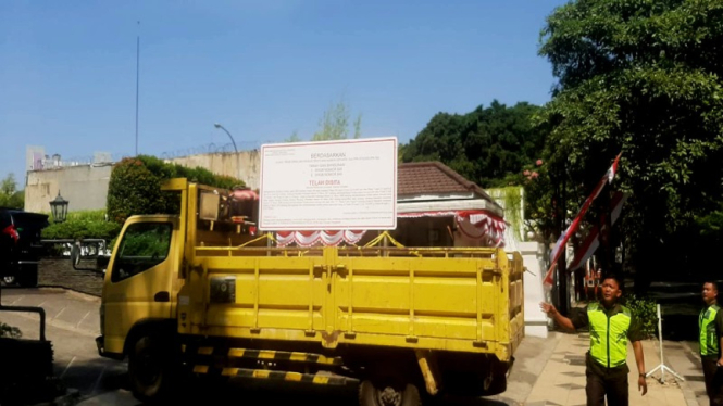 Gedung Grha Wismilak di Jalan Raya Darmo Surabaya disita Ditreskrim Polda Jatim