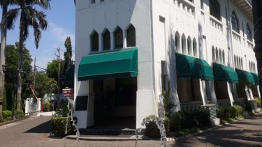 Gedung Wismilak yang digeledah penyidik Polda Jatim di Surabaya.