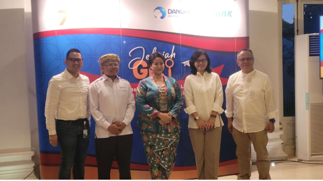 Gusti Raden Adjeng Ancillasura (tengah) dan Prof. Ahmad Sulaeman (kedua kiri)