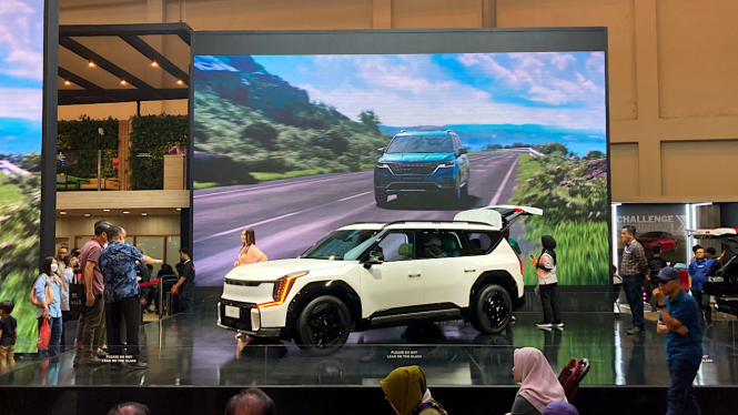 VIVA Otomotif: Kia EV9 GT-Line di GIIAS 2023