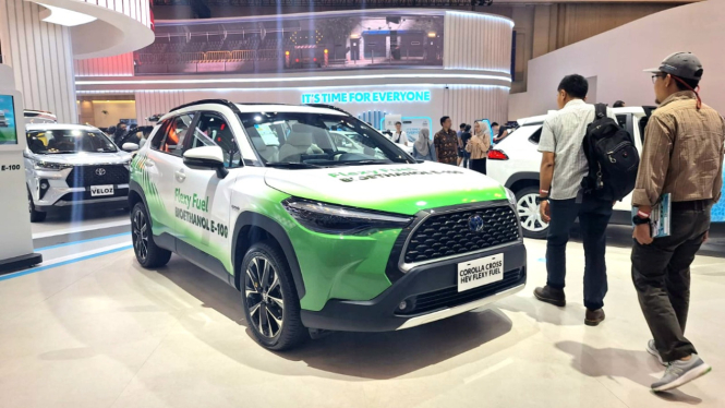 Toyota Corolla Cross HEV Flexy Fuel di GIIAS 2023