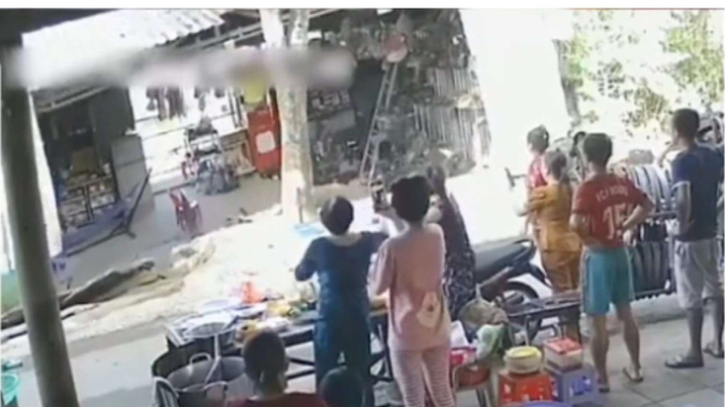 Viral Sebuah Bengkel di Pinggir Jalan Bergerak dan Hilang