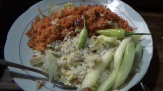 Nasi goreng merah putih
