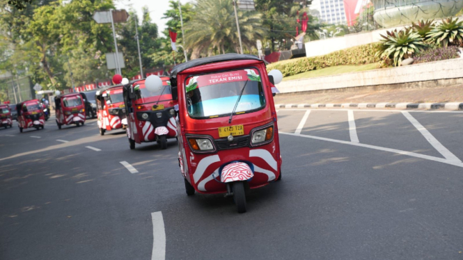 Tekan emisi, PGN kasih promo naik bajaj gas.