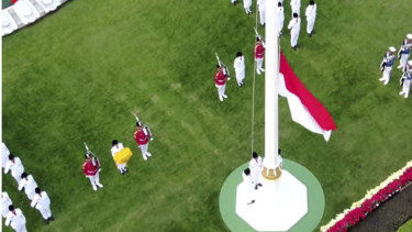 Upacara Penurunan Bendera Merah Putih di HUT Kemerdekaan RI ke-78