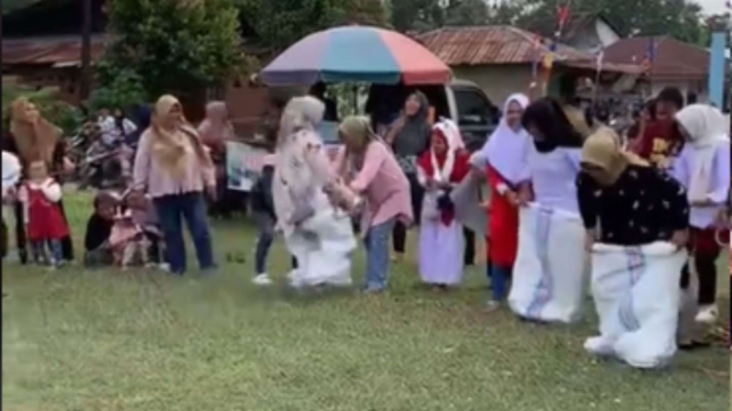 Ibu-ibu Meninggal Dunia Setelah Lomba Balap Karung