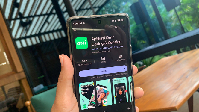 Aplikasi kencan online Omi.