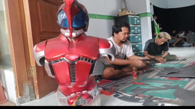 Warga Jombang produksi Cosplay sambut HUT Kemerdekaan RI.