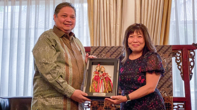 Menko Airlangga dan Mendag Kanada Mary Ng
